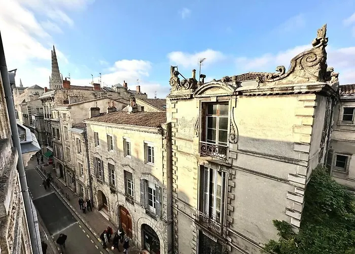 T2 Hyper-centre Apartment