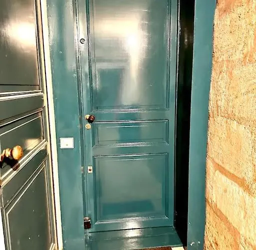 T2 Hyper-centre Apartment *