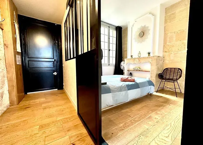 T2 Hyper-centre Apartment *