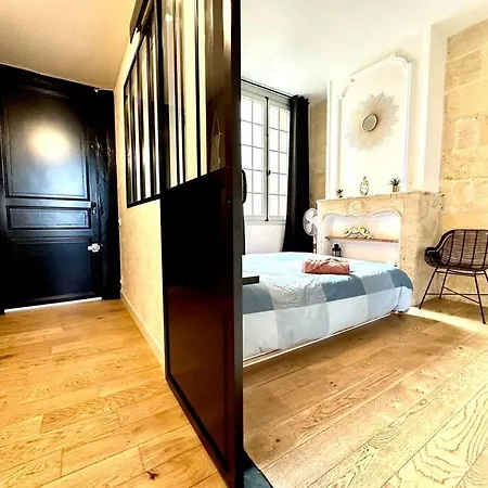 T2 Hyper-centre Apartment *